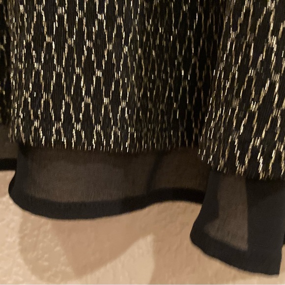 Guess women’s halter tank, choice of two colors: red or gold, size small, NWOT - Picture 12 of 16